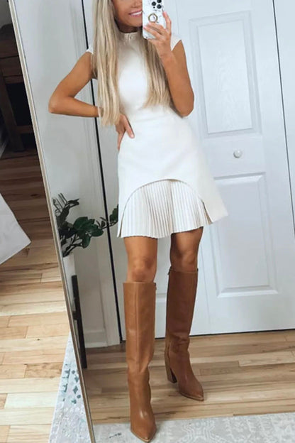 Elena – Plissiertes Minikleid mit Kappenärmeln